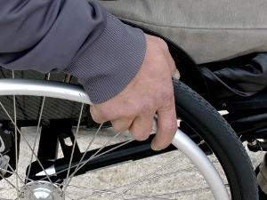 Одлука о забрани динара на KиМ угрожава егзистенцију особа са инвалидитетом