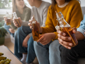 Све више тинејџера конзумира алкохол