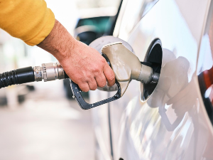 Нове цене горива, појефтинили и дизел и бензин