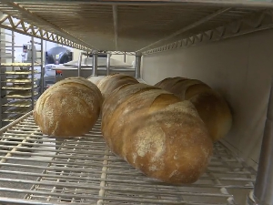 Хлеб "сава" јефтинији за три динара – падају и цене других пекарских производа