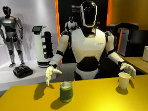 Најновија генерација робота представљена у Пекингу на Светској конференцији изгледа све реалистичније