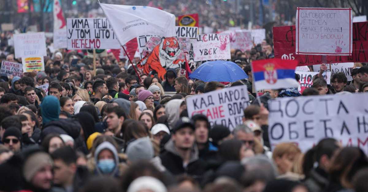 Студенти блокирали бројне раскрснице, протести широм Србије