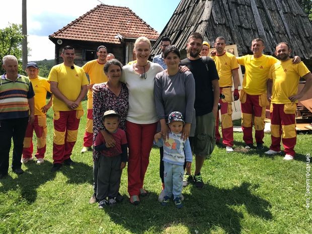 Tamara sa porodicom iz Kremne