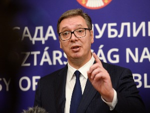 Vučić: Početkom 2022. penzionerima 20.000 din, do 2025. penzije 440 evra