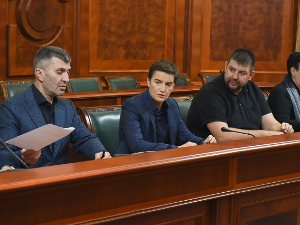 Брнабићева: Постигнут договор са свим синдикатима радника "Поште Србије"
