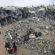  Шест недеља под бомбама у Појасу Газе, Ангелинин пут са четворо деце до Србије