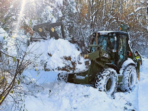 Отклањају се последице снежног невремена – путеви у већем делу земље проходни, проблеми са струјом у појединим деловима