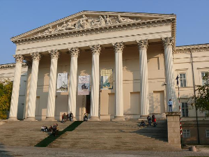 Директор Мађарског националног музеја отпуштен због изложбе фотографија са ЛГБТ садржајем