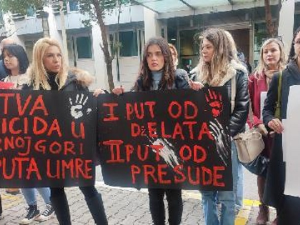 Пресуда која је потресла Црну Гору – 12 година затвора за пребијање труднице на смрт, протест испред Владе
