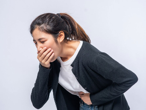 Мучнина и повраћање током трудноће можда потичу од хормона који фетус лучи