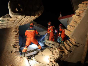 Снажан земљотрес у Кини - погинуло 126 људи