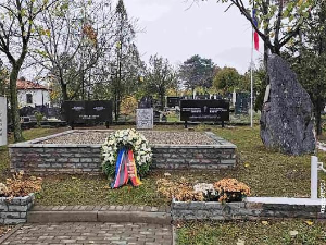 У Приштини враћен на место споменик српским војницима