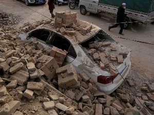 Број погинулих у земљотресу у Кини повећао се на 146, три особе нестале