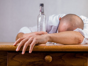 Расол помаже код мамурлука, шта још може да уклони последице злоупотребе алкохола
