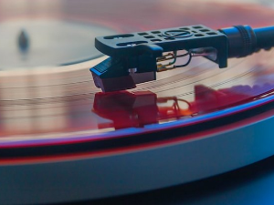 Грамофонија – Софијски солисти и Емил Табаков изводе дела Шостаковича и Хонегера