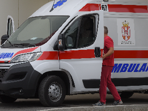 Градски аутобус у Нишу нагло закочио, повређено деветоро путника