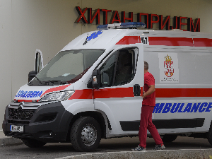 Хитна помоћ: Три особе повређене у удесу на Смедеревском путу