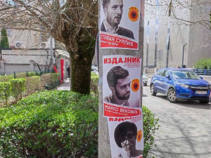 Протест испред ФПН-а због плаката против троје професора