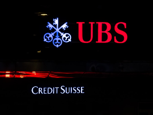 Фајненшал тајмс: У току преговори да УБС преузме Креди Свис
