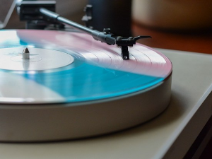 Грамофонија – Ернест Шосон: Концерт за виолину, клавир и гудачки квартет