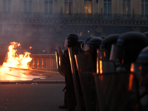 Више од 440 повређених полицајаца и десетине демонстраната – биланс нереда широм Француске