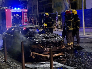 Запалио се аутомобил у центру Београда, нема повређених