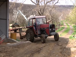 Око 100.000 трактора у Србији нема кабину или заштитни рам