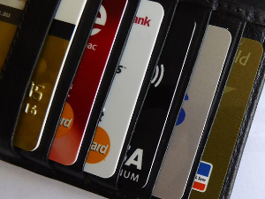 НБС упозорава на неовлашћену производњу заменских платних картица