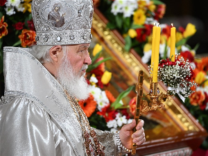 Патријарх Кирил предводио васкршњу службу у Москви: Нека мир и љубав јачају однос међу нама