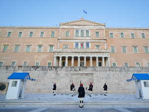 Грчка председница распустила парламент, избори 21. маја
