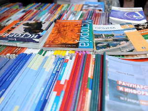 Бесплатни уџбеници за 96.165 ученика, за набавку 985 милиона динара