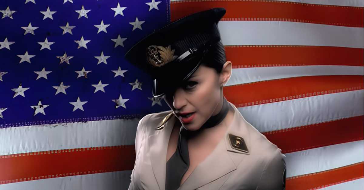 Мадона после 20 година објавила озлоглашени спот за песму American Life