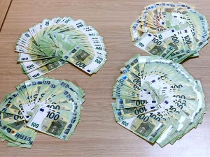 На Батровцима и Градини заплењено 80.000 непријављених евра и златне плочице