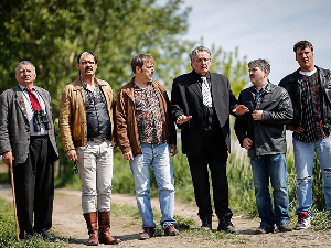 Пси лају, ветар носи 2