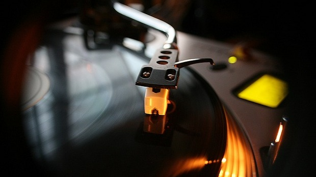 Грамофонија – Београдски трио изводи дела Јозефа Хајдна, Мориса Равела и Енрика Јосифа