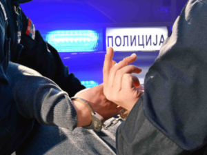 Ухапшен мушкарац у Београду, сумња се да је девојку тукао и приморавао на проституцију