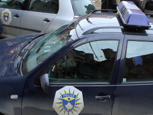 Запаљен аутомобил  у Лешку