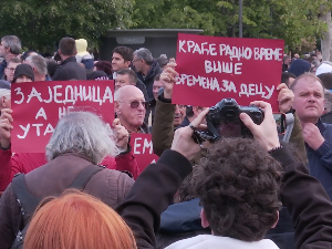 Око: Од протеста до избора, преко мрежа и мостова