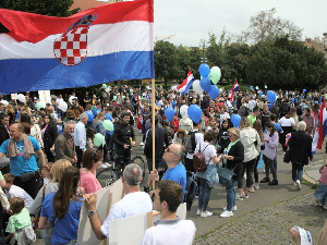Протест за и против абортуса широм Хрватске, интервенисала полиција