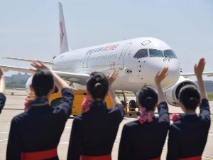 Кина бацила рукавицу "Боингу" и "Ербасу" – први комерцијални лет кинеског путничког млазњака