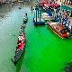Вода у Великом каналу у Венецији постала флуоресцентно зелена, полиција истражује случај