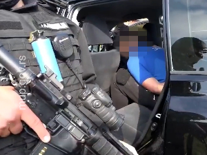 Објављен снимак хапшења осумњиченог за пуцњаву код Младеновца – снимци МУП-а 