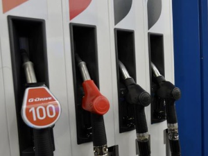 Цена дизела непромењена – 184 динара, бензин јефтинији за динар – 177 динара