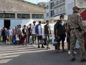 Грчка, ухапшено девет особа осумњичених за кријумчарење миграната