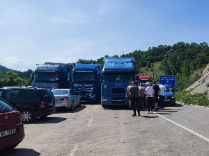Ухапшен Србин у околини Грачанице; Приштина променила одлуку - на КиМ могу да уђу камиони који превозе страну робу