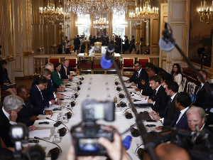 Финансијски пакт у Паризу, светски лидери траже решења за сиромаштво и климатске промене