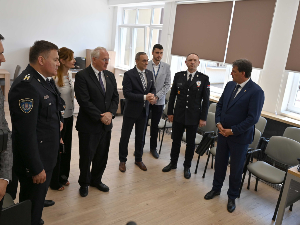 Гашић и Хил обишли реновиране просторије Криминалистичко-полицијског универзитета