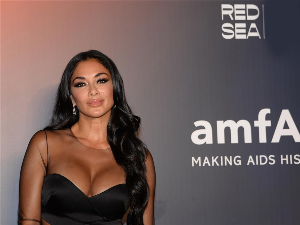 Никол Шерзингер објавила веридбу са бившом шкотском рагби звездом Томом Евансом