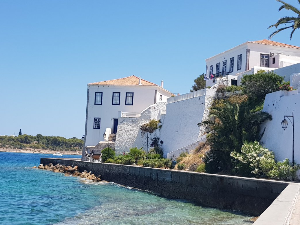 Спецес – острво зачина, фијакера и грчких богаташа
