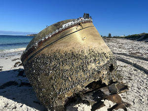 Остаци од НЛО-а или малезијског авиона МХ370 – мистериозни објекат на аустралијској плажи